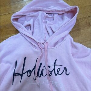 Hollister cropped hoodie - size small